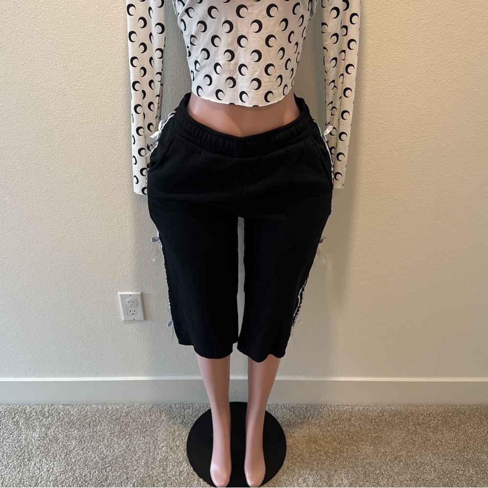 Cropped capri pants